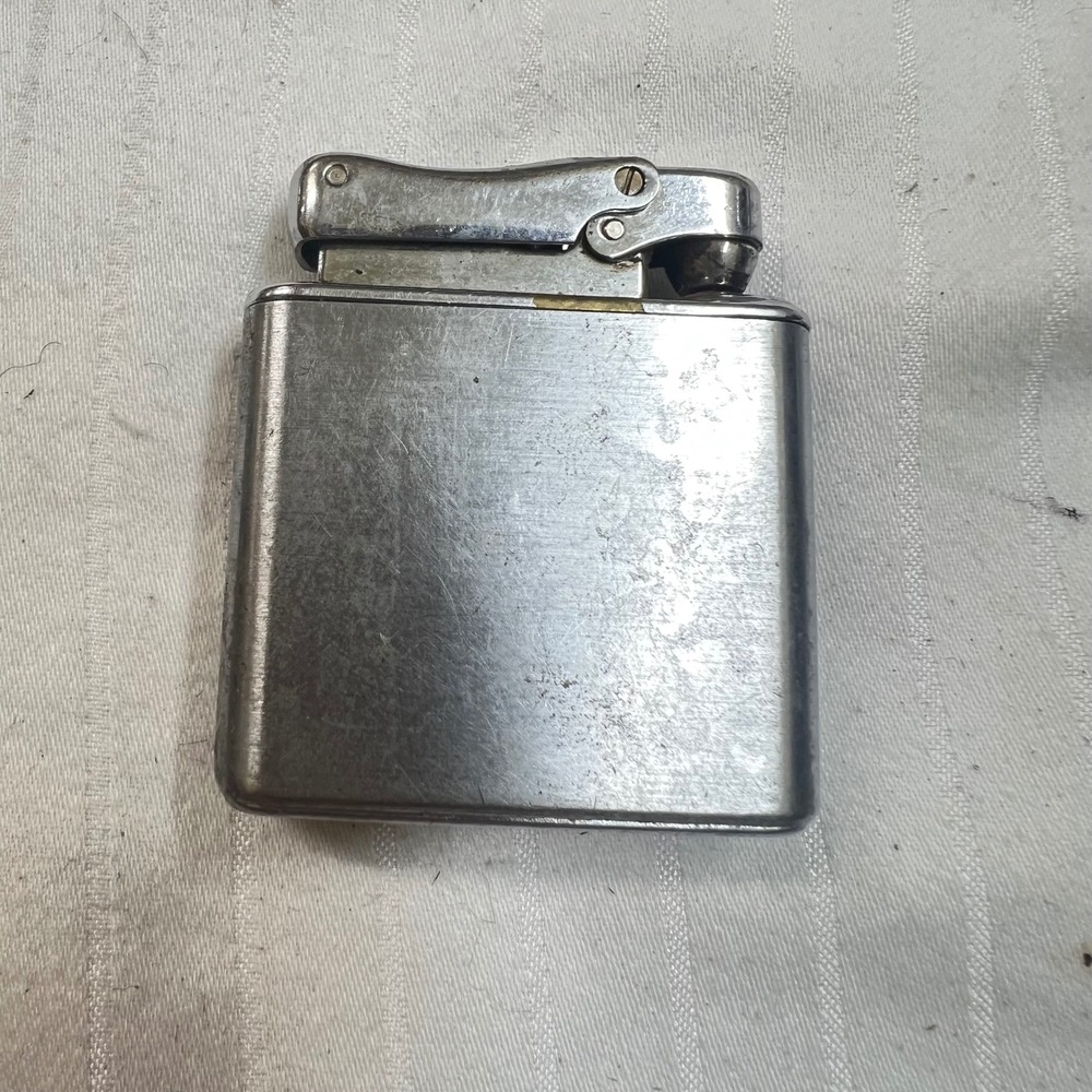 Vintage Kreisler Butane Lighter Silver Tone‎ Made in USA Geometric Engraved MCM